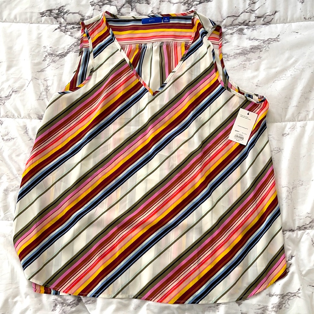 NWT Women’s Sleeveless Dress Shirt